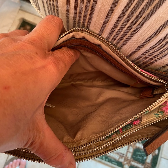 Jones Ware floral tapestry crossbody - Picture 8 of 12